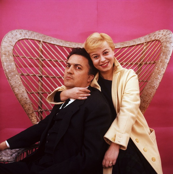 Federico Fellini, el erotómano, y Giulietta Masina, su inseparable compañera desde los años del fascismo de Mussolini. Gelsomina, Cabiria, la virgen inolvidable, chaplinesca y pura, divertida y piadosa.