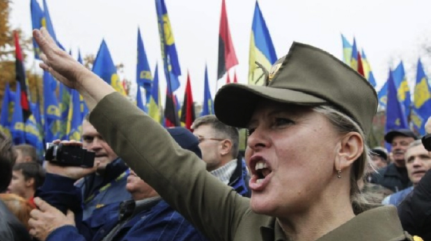 Neonazis en Ucrania buscan matar rusos. El Batallón AZOV es conocido por sus atrocidades.
