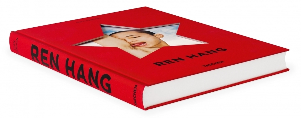 Ejemplar del libro sobre la obra de REN HANG  que editó recientemente TASCHEN de Alemania